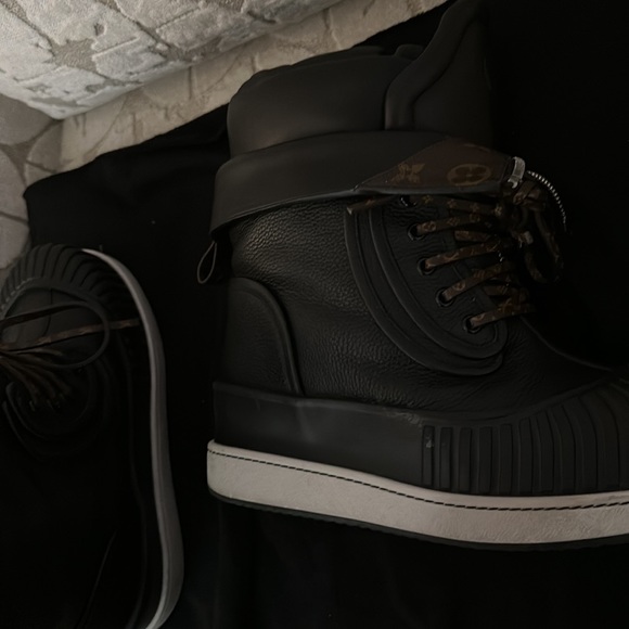 Louis Vuitton boots - Picture 7 of 9
